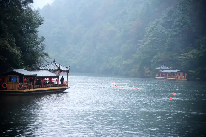 宝峰湖