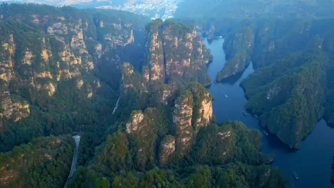 张家界宝峰湖