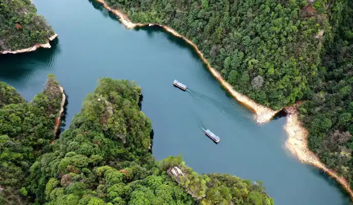 宝峰湖