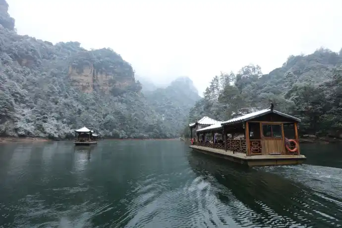 宝峰湖
