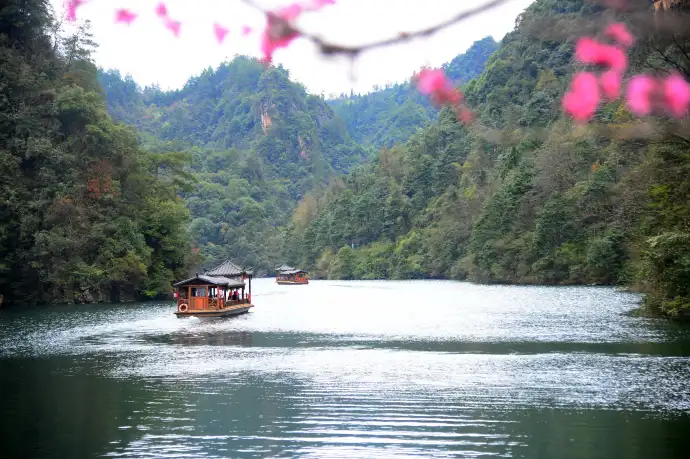 宝峰湖