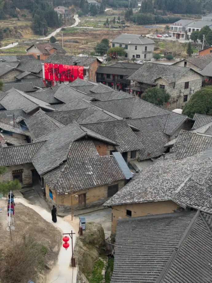 张谷英村