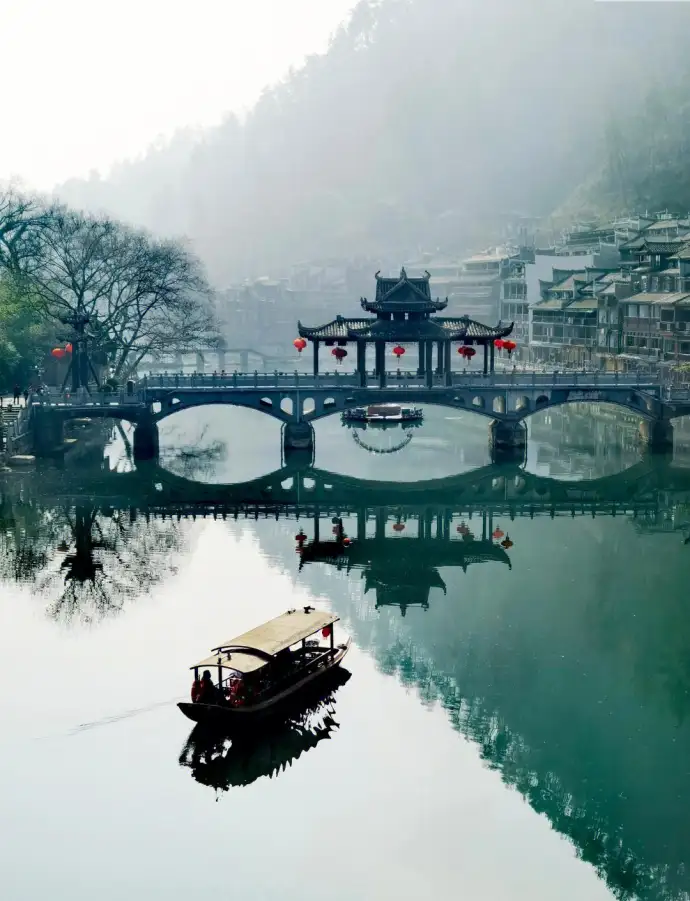 凤凰古城