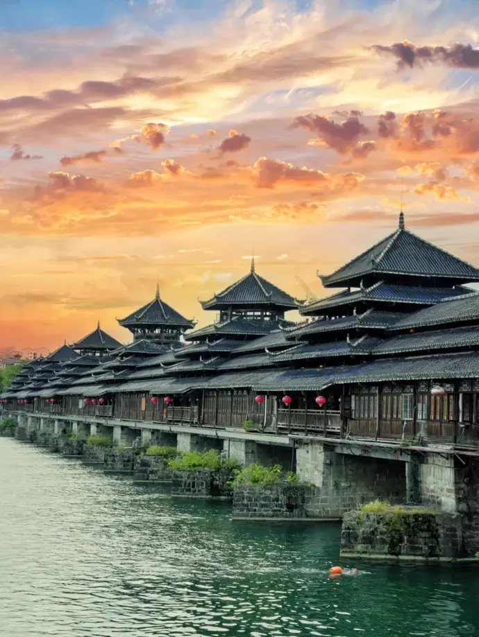 凤凰古城