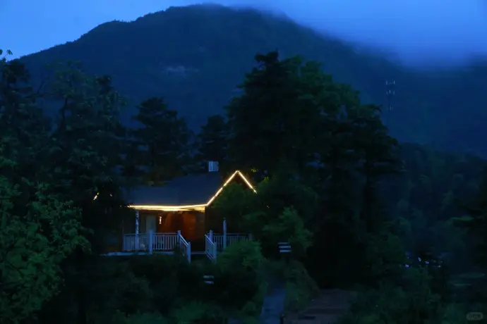 幕阜山