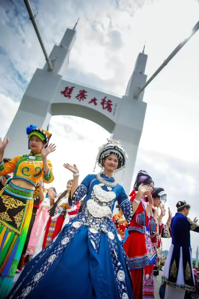 矮寨大桥