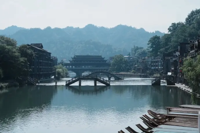 凤凰古城