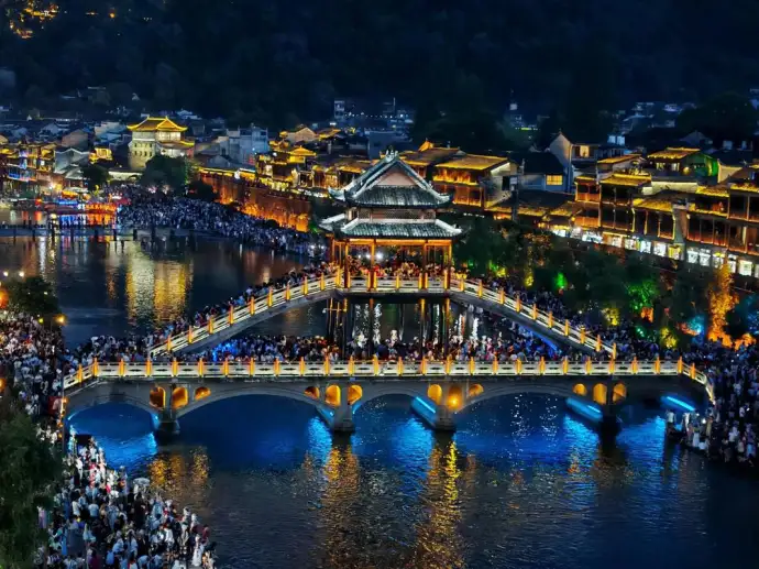 凤凰古城夜景
