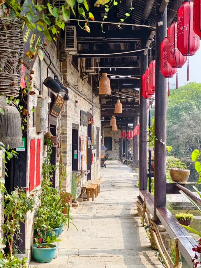 张谷英村