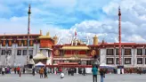 大昭寺：千年佛光照耀拉萨，信仰与历史的交汇